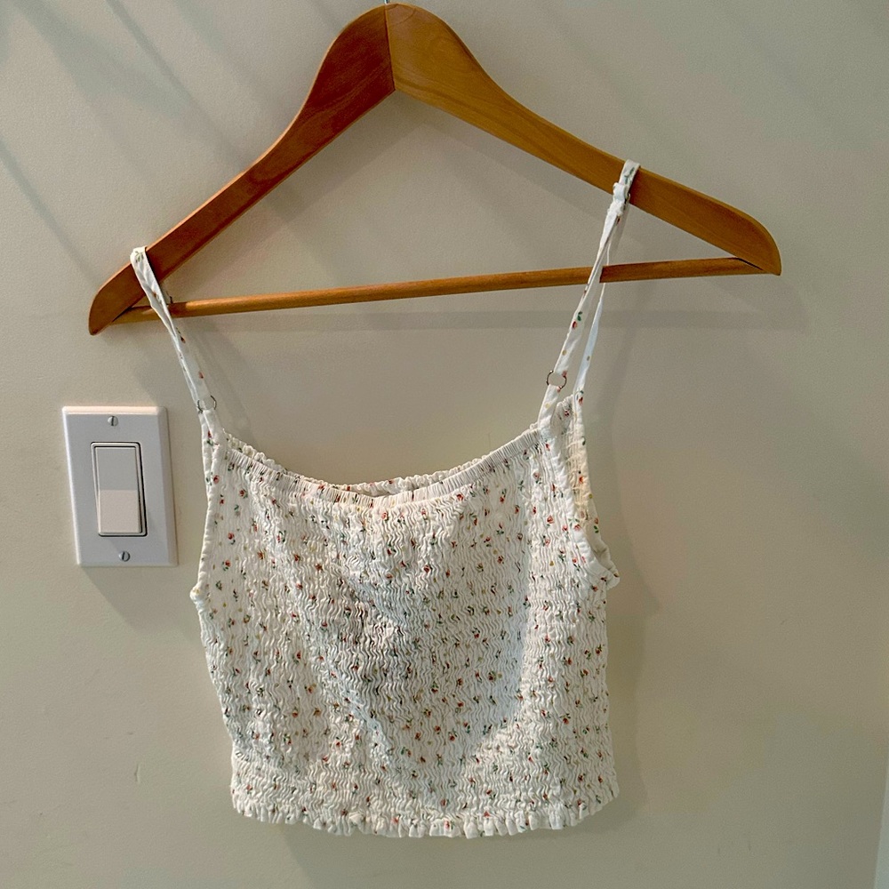 Cropped Tank! Size: 2 Color: Cream with yellow, red, and green flowers!!